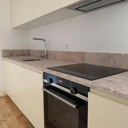 Com Varanda Na Rua Dos Douradores Homestay