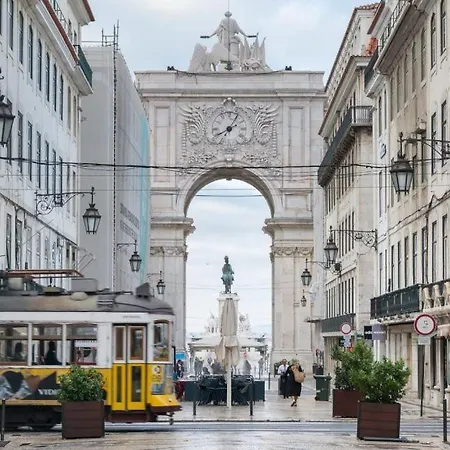 Homestay Com Varanda Na Rua Dos Douradores